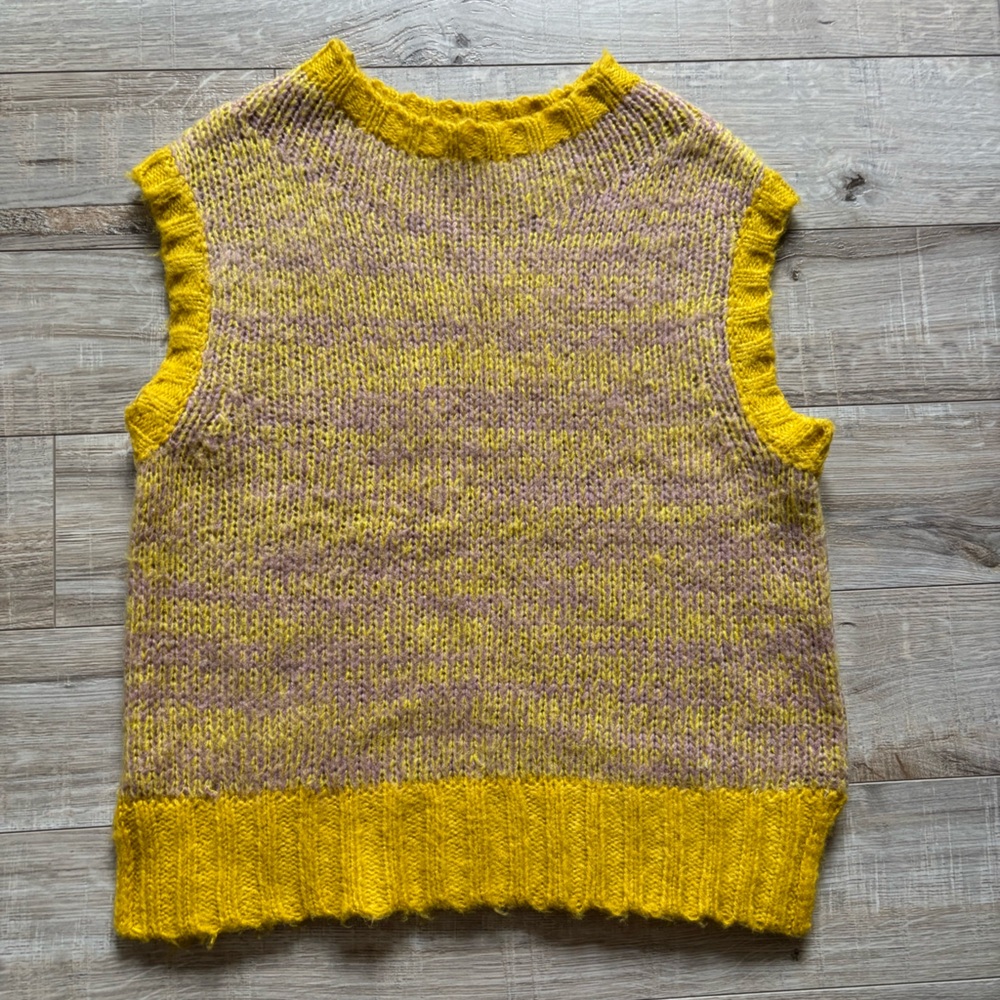 Sweater vest